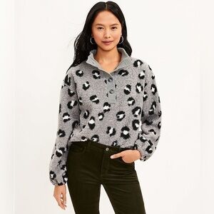 Loft Spotted Rib Trim Sherpa Top size Medium